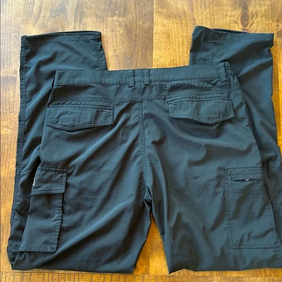 The North Face Zip-Off Pants - Picture 3 of 10